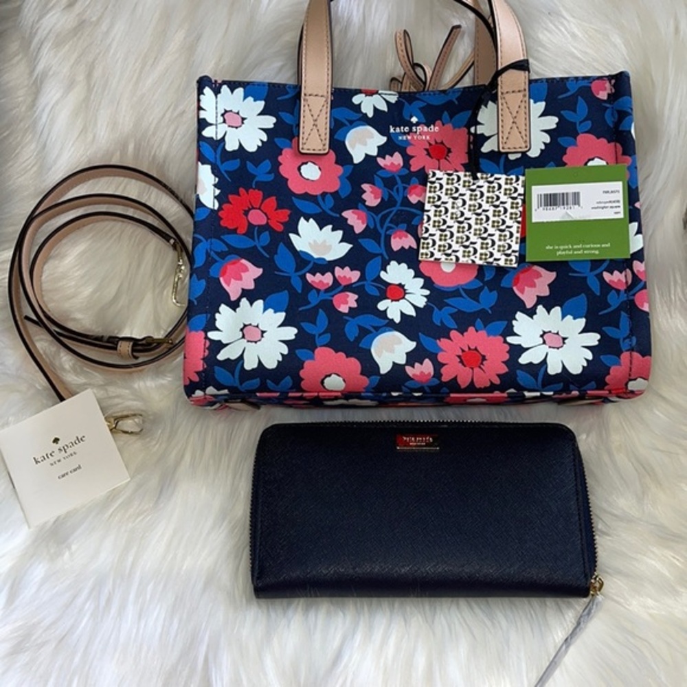 Kate Spade saffiano leather blue wallet nwt - Picture 2 of 3